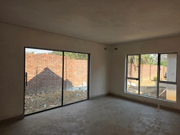 4 Bedroom Flat & Apartment