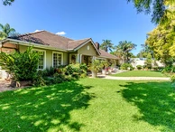 Elegant 5 Bedroom Guest Lodge / Family Retreat on an acre ideally situated.
