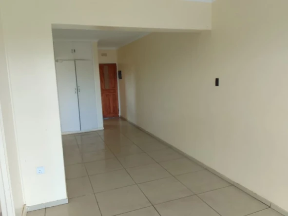 2 Bedroom Flat & Apartment