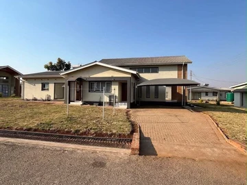 4 Bedroom Garden Flat