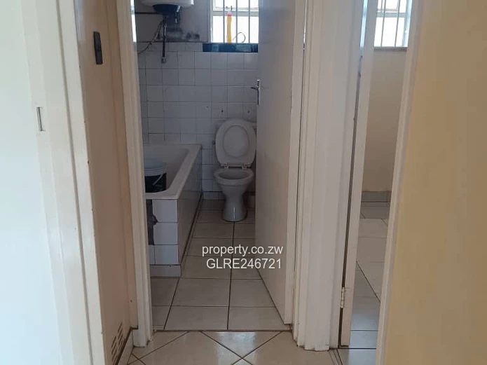 Spacious 2-Bed House with Borehole in Avenues CBD