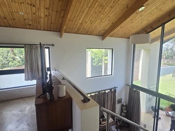 4 Bedroom Flat & Apartment