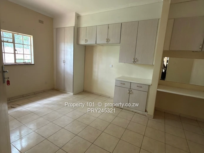 Price on application-Rental 5 bedrooms house in Borrowdale west