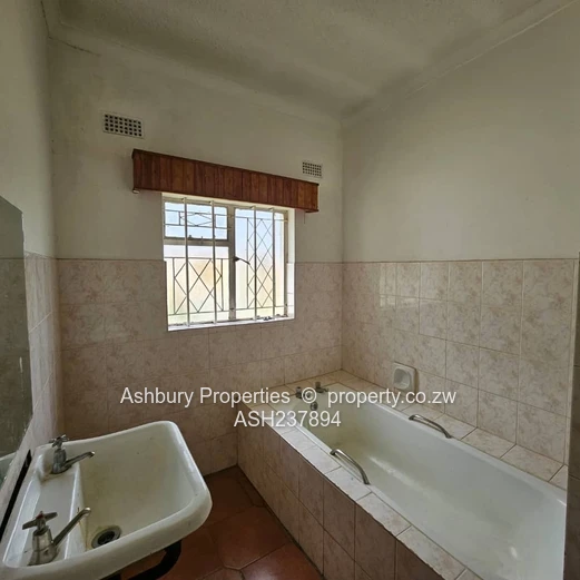 Old Marlborough border Avonlea