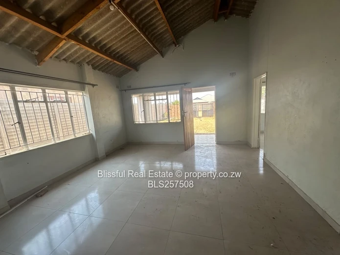 3 Bedroom house for sale in budiriro cabs-Deeds available