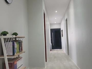 2 Bedroom Flat & Apartment