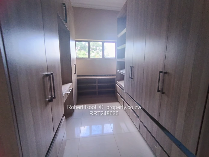 3 bed complex home in Greystone Park
