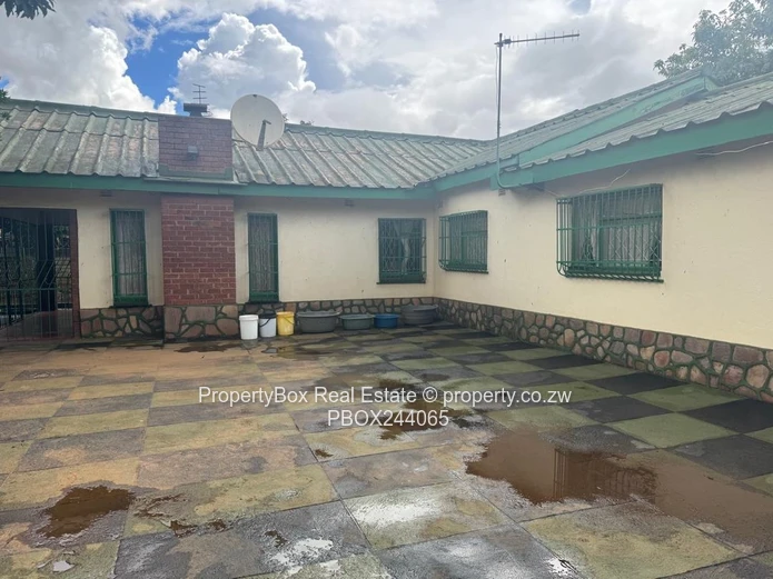 Budiriro 1 House for Sale!