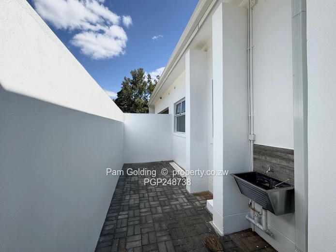 Modern Spacious Townhouse - Carrick Creagh
