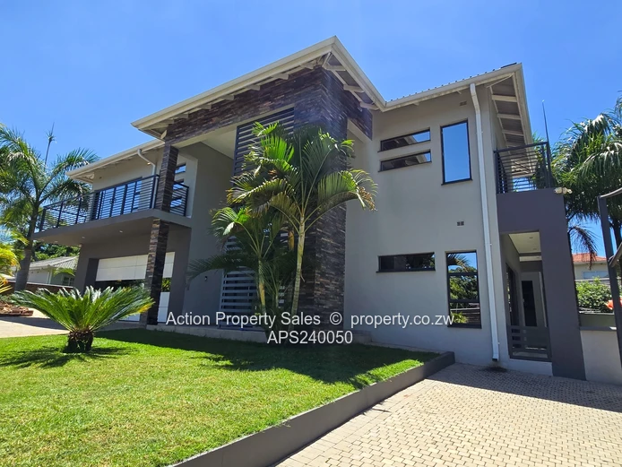 Luxurious Townhouse For Sale In The Brooke! 