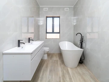 3 Bedroom Flat & Apartment