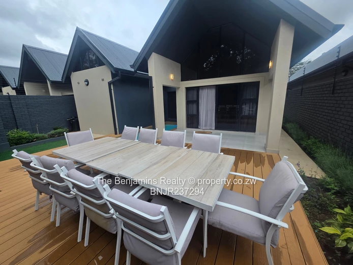 Four Bedroom Townhouse In Mount Pleasant