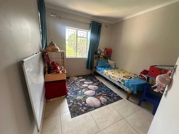 3 Bedroom Flat & Apartment