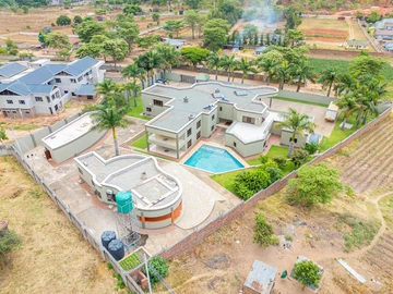 6 Bedroom House