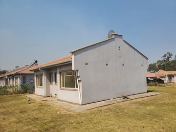 4 Bedroom Flat & Apartment