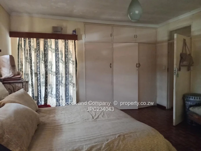 A  3-bedroom home with alot of potential in Morningside