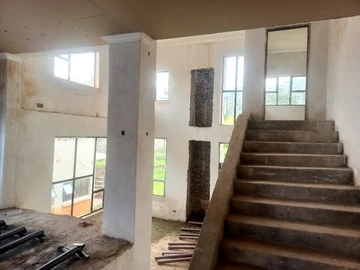 5 Bedroom Flat & Apartment