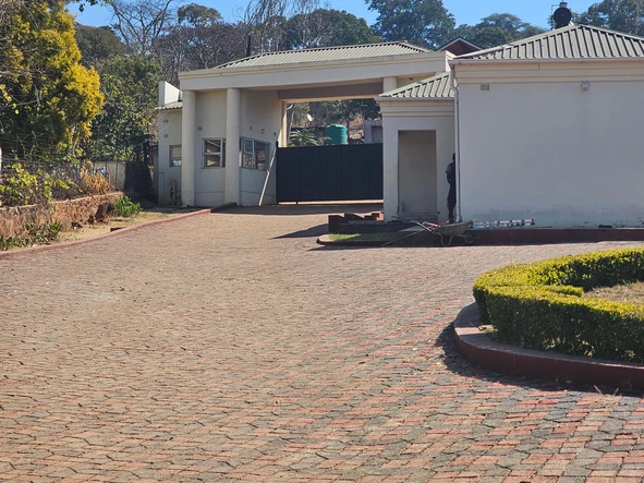 3 Bedroom Flat & Apartment