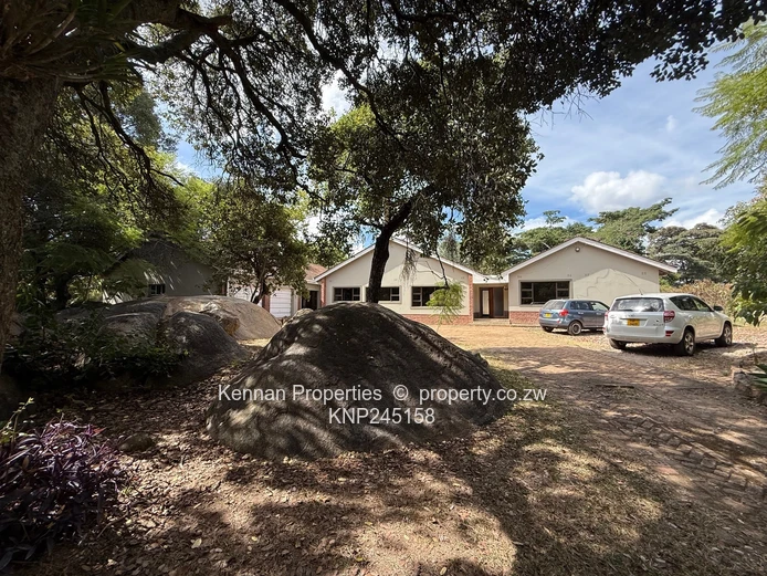 Spacious family home with attached 3 bedroom cottage