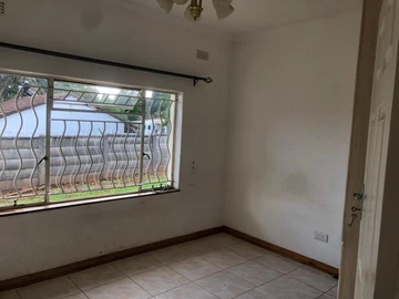 3 Bedroom Garden Flat