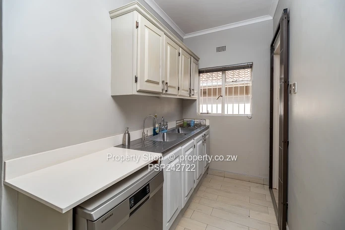 Modern 3 Bedroom Home in Exclusive 6 Unit Complex