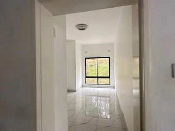 4 Bedroom Flat & Apartment