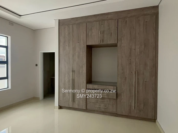 ARLINGTON ESTATE - property for sale