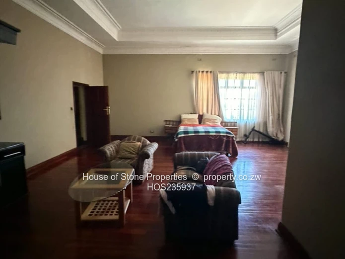 Hogerty Hill: Grand 8-Bed Mansion with Pool