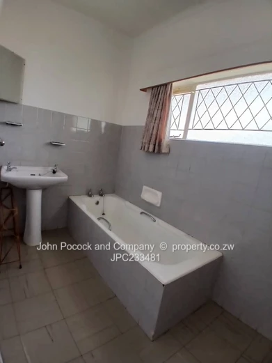 Charming family home in the heart of Woodlands!