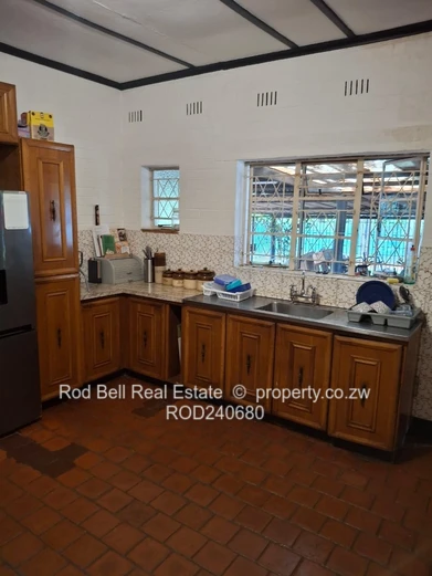 4 Bedroom House in Mandara