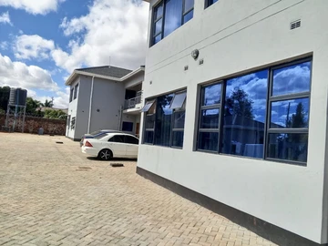 3 Bedroom Flat & Apartment