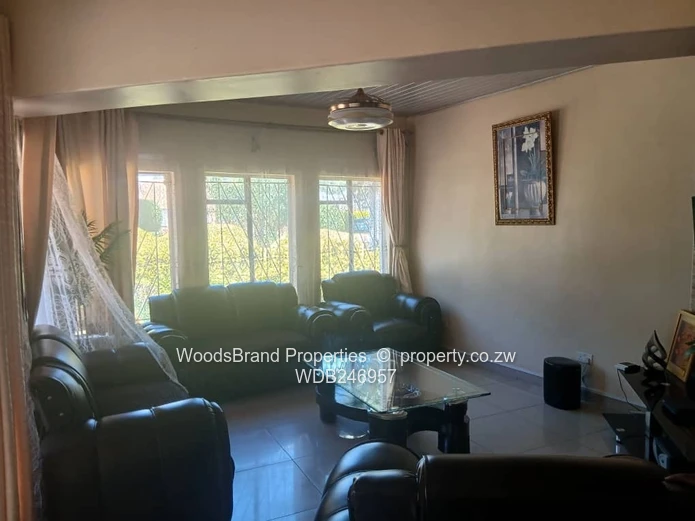 4-Bed Garden Flat in Marlborough — Borehole 