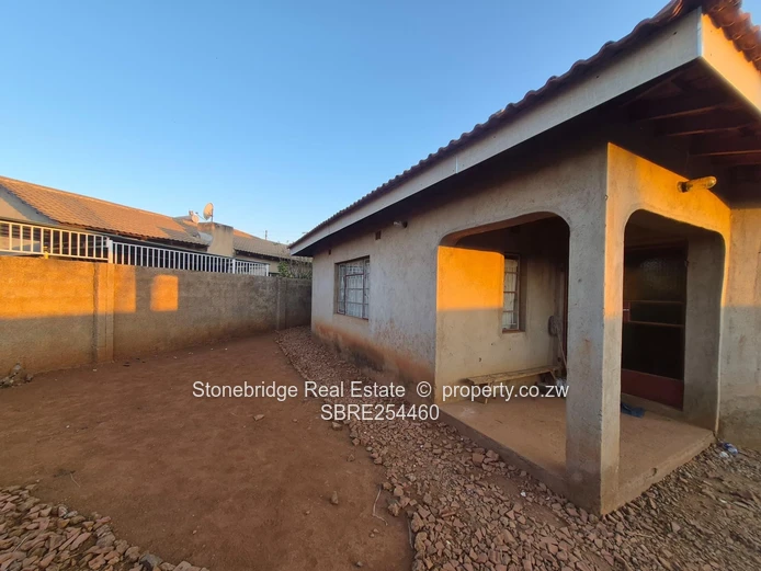 3 Bedroom House in Mahatshula North For Sale