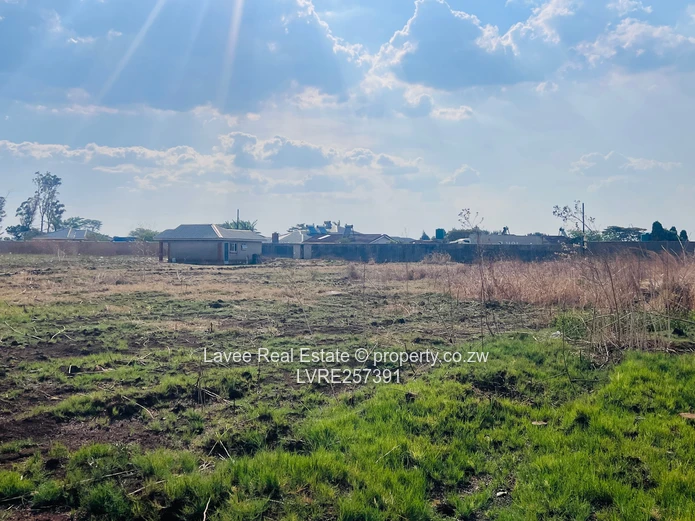 Prime 2,591 m² Norton Stand — Subdividable, Gravel Road