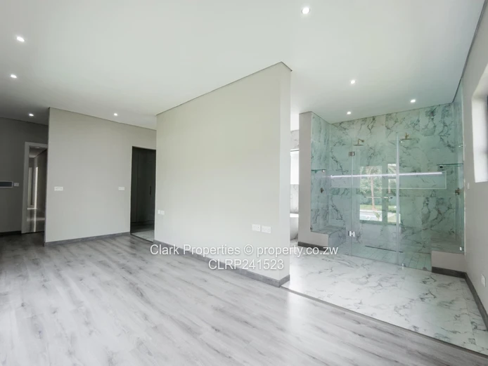 Striking Contemporary Living (Sole Mandate)