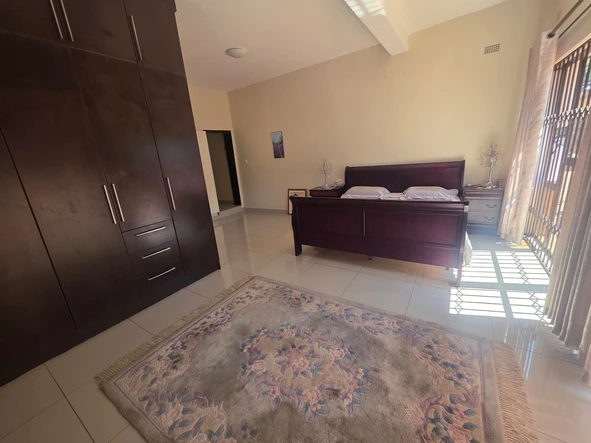 6 Bedroom House