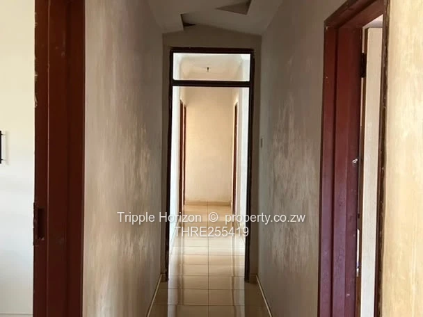 Spacious 4-Bed Westgate Home with Double Garage & Borehole