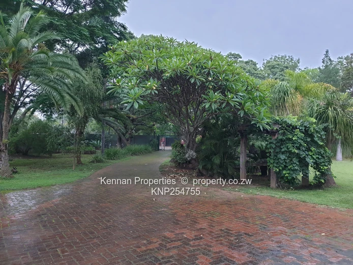 Ideally Positioned On Pendennis Road (Sole Mandate)