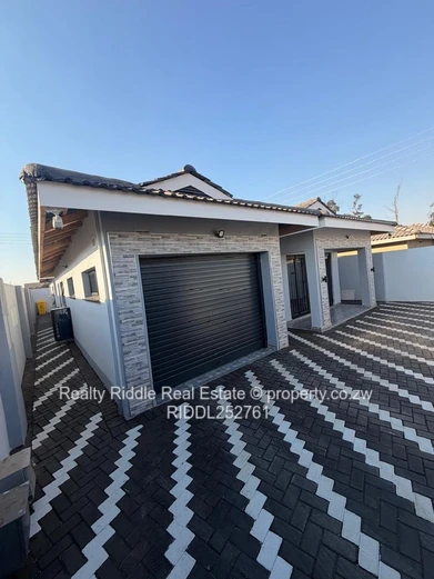 An exquisite 4bed in Sunview Glaudina Marwede 