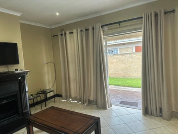 3 Bedroom Flat & Apartment