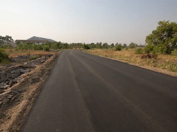 Commercial & Industrial Land