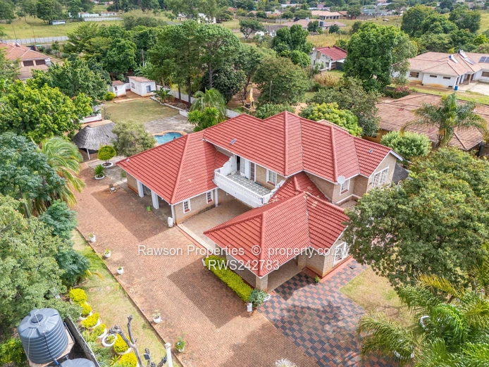 Norton Nharira Views Mansion with great potential for commercial use!!!