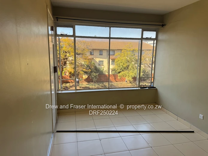 1-Bed Flat at The Rembrandt, Avenues - Borehole & Parking