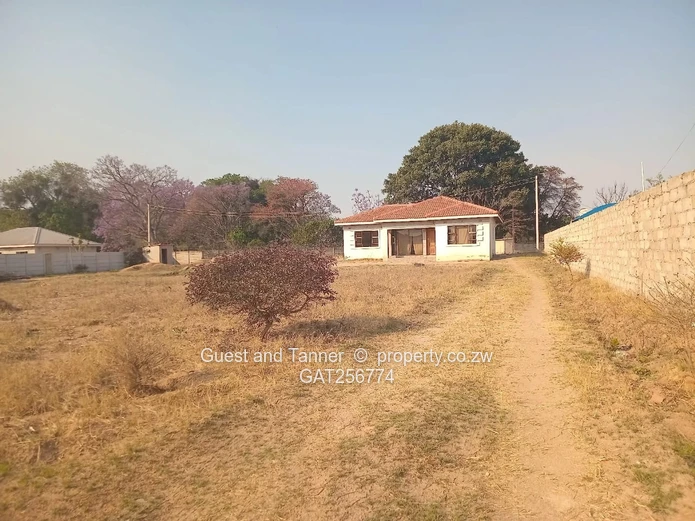 WATERFALLS – 3-BEDROOM COTTAGE ON 2,000m²