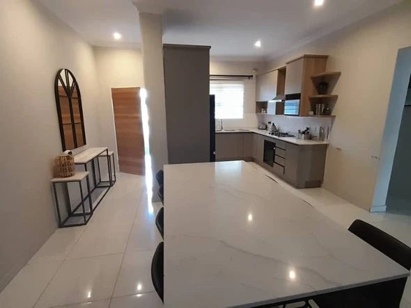 3 Bedroom Flat & Apartment