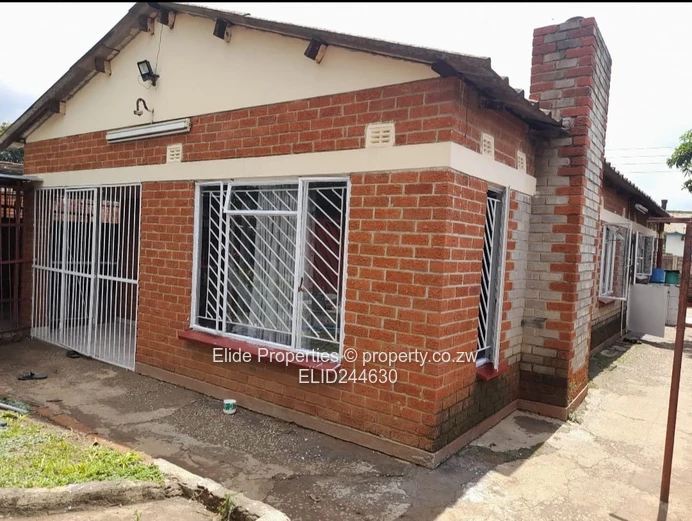 Budiriro 4-Bed Brick Home with Borehole & Fitted Kitchen (Sole Mandate)