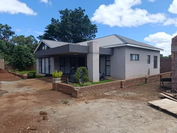 4 Bedroom Garden Flat