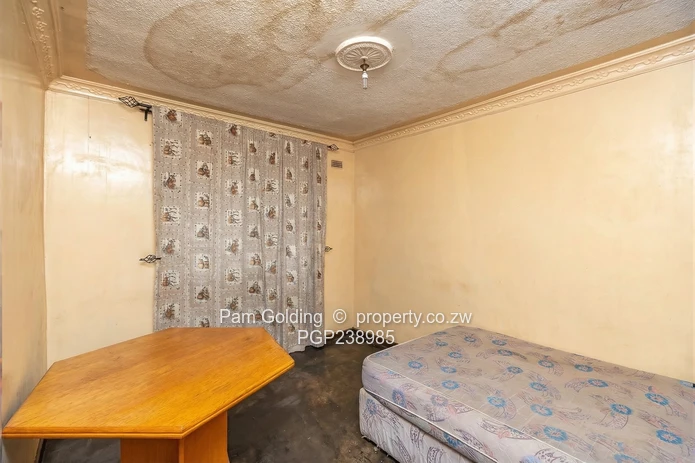 House with seperate cottage - Ideal for Rental Income