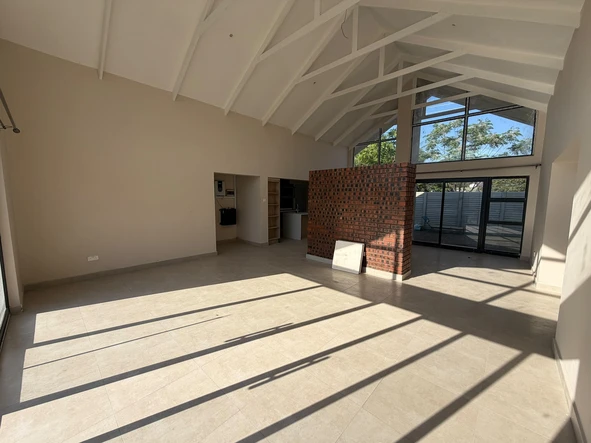3 Bedroom Flat & Apartment