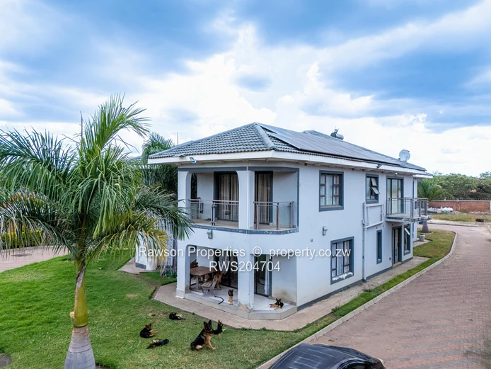 A Rare Blend of Luxury, Space and Comfort (Sole Mandate)